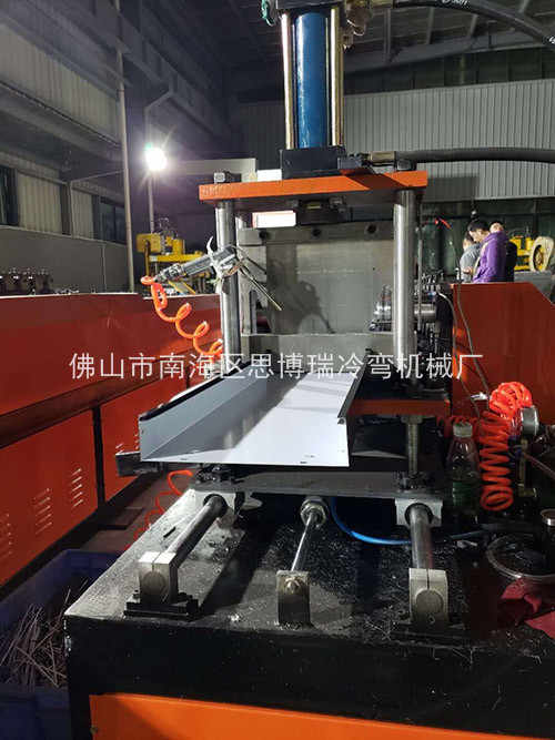 ���γ��ͻ�